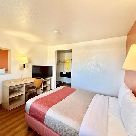 Motel 6-Bellflower, Ca - Los Angeles Exterior photo
